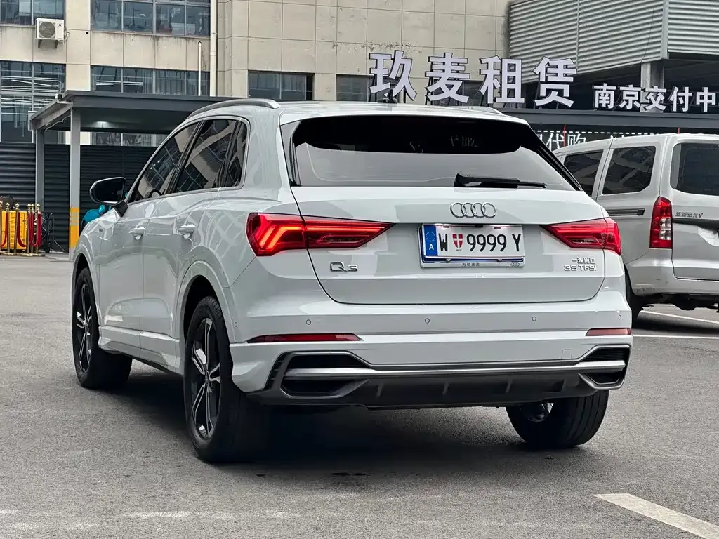 Audi Q3 — фото 10