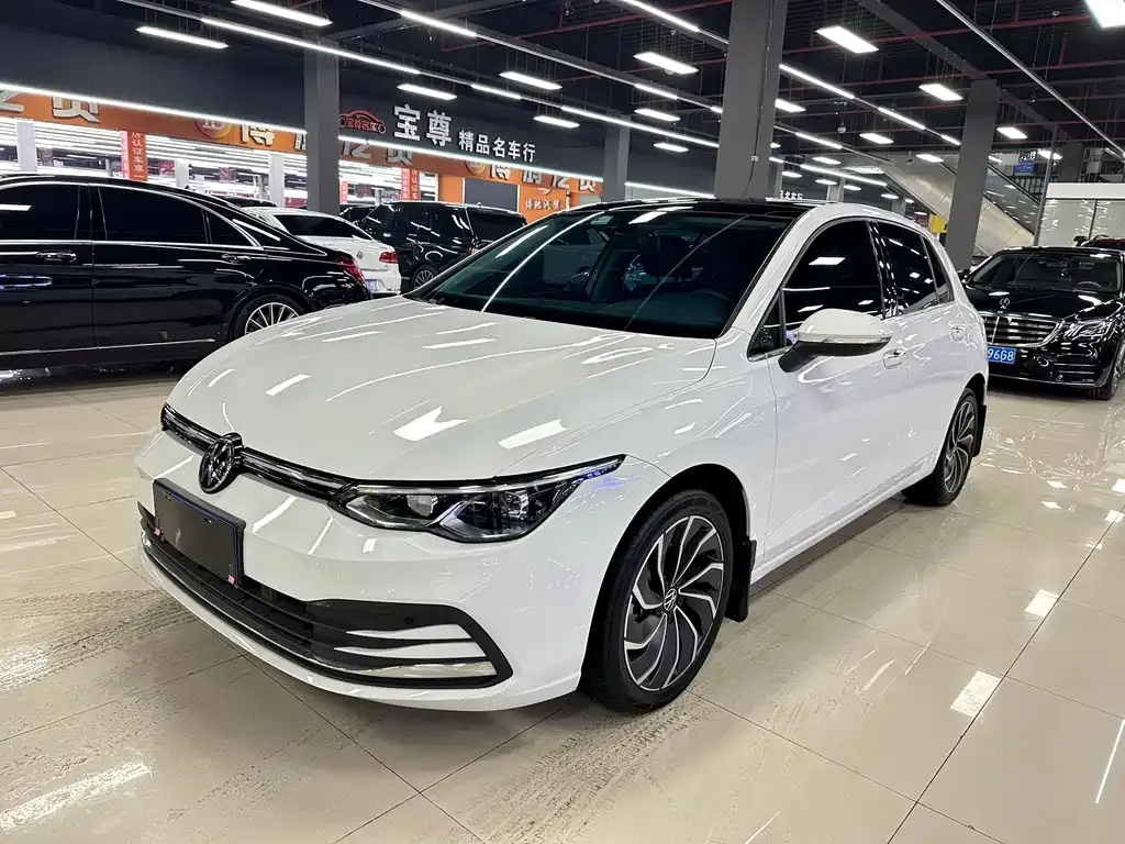 Volkswagen Golf 2022 из CN, фото 1
