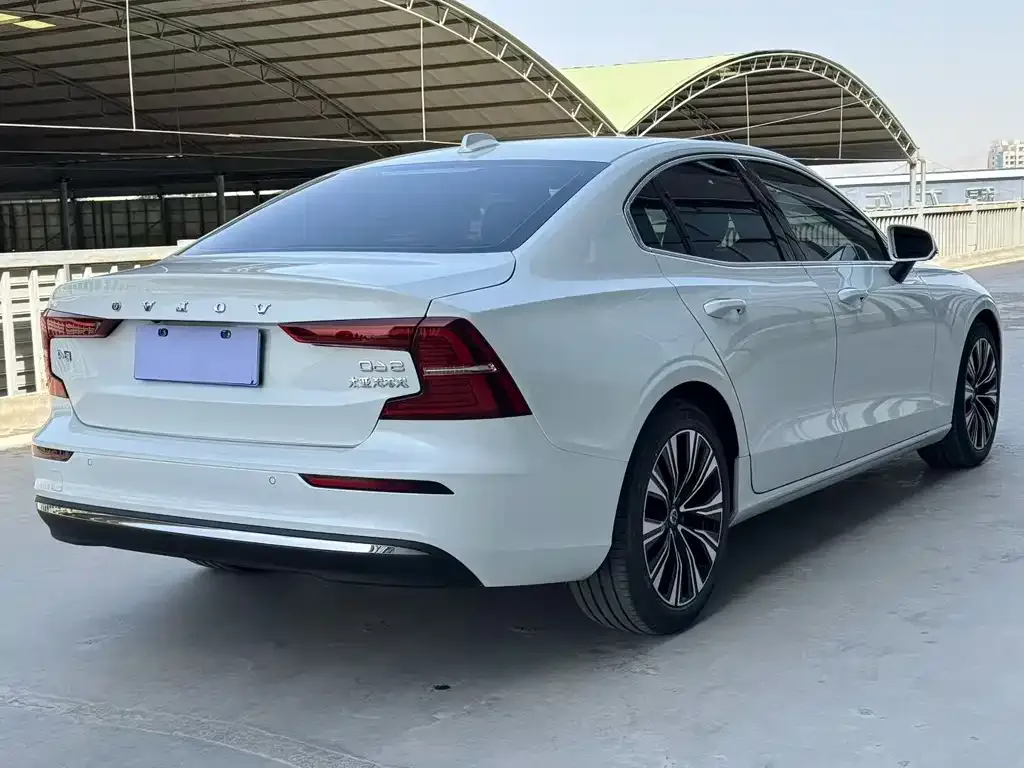 Volvo S60 2024 из CN, фото 7
