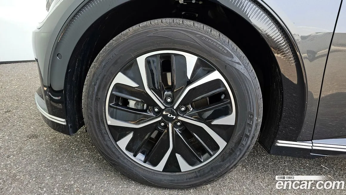 Kia EV6 — фото 9