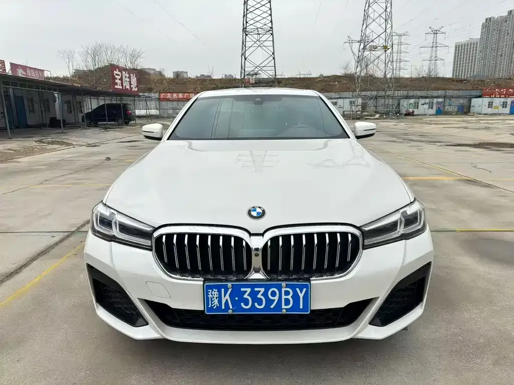 BMW 5 Series — фото 1