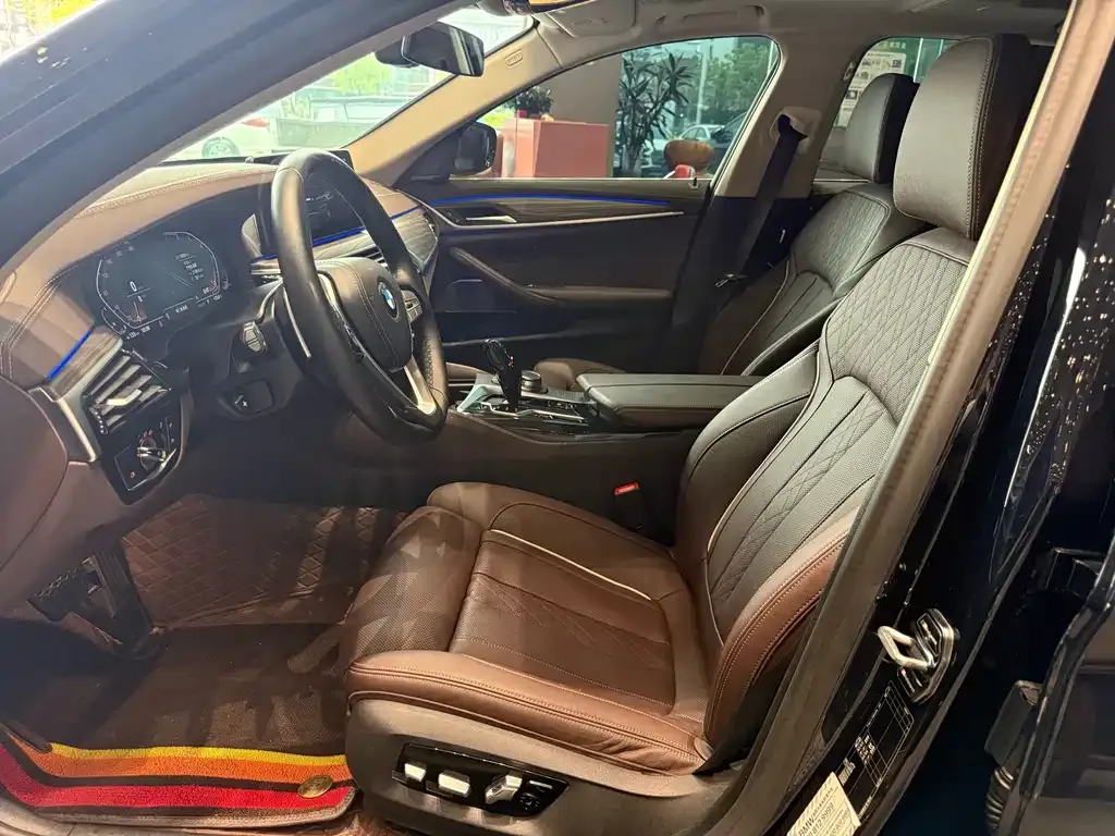 BMW 5 Series — фото 10