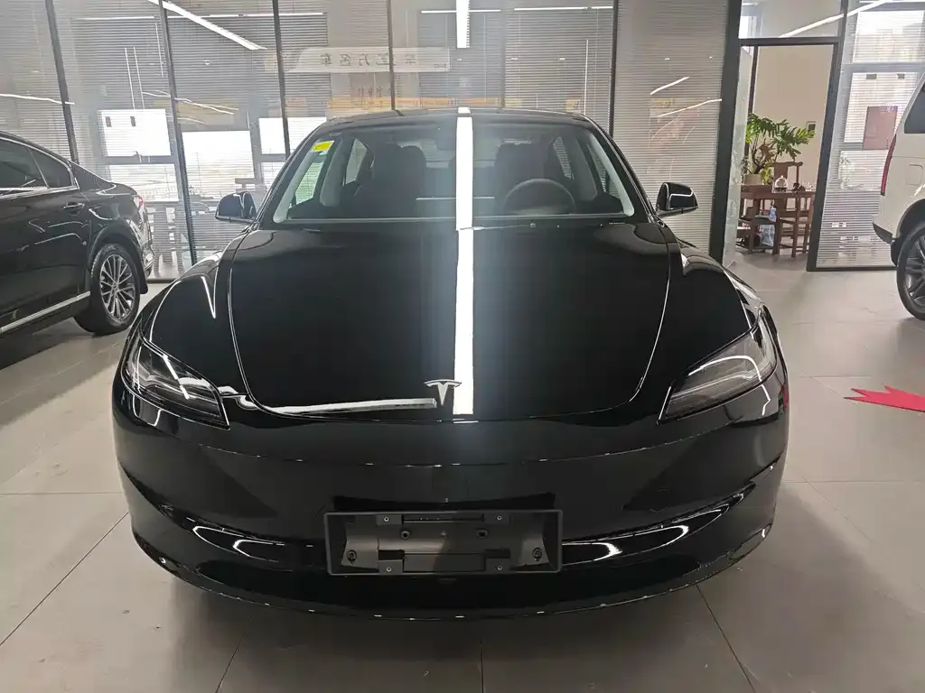 Tesla Model 3 — фото 4
