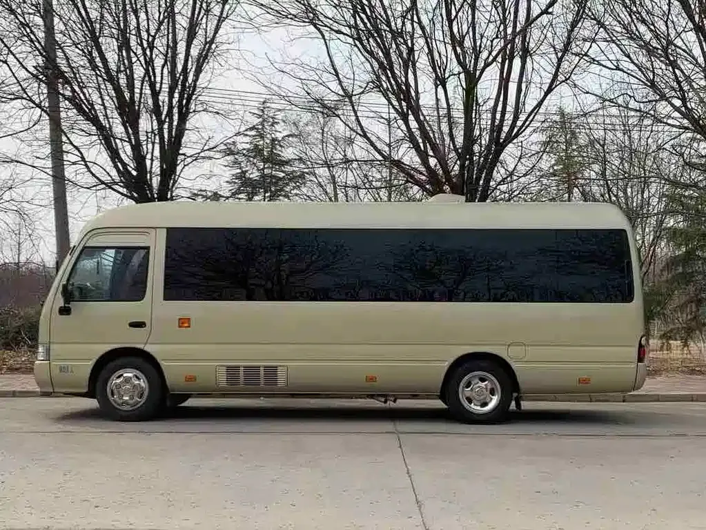 Toyota Coaster 2023 из CN, фото 9