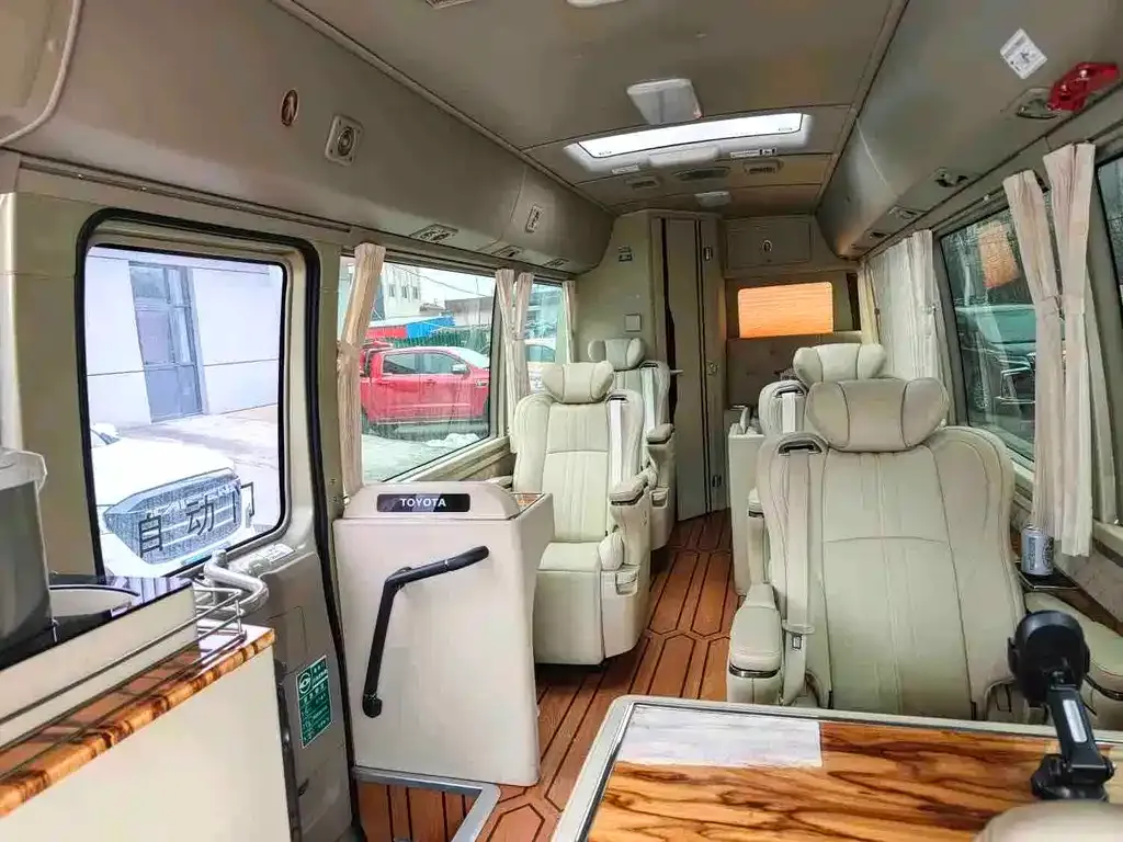 Toyota Coaster 2023 из CN, фото 3