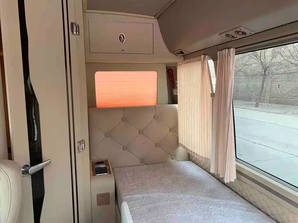 Toyota Coaster 2023 из CN, фото 2