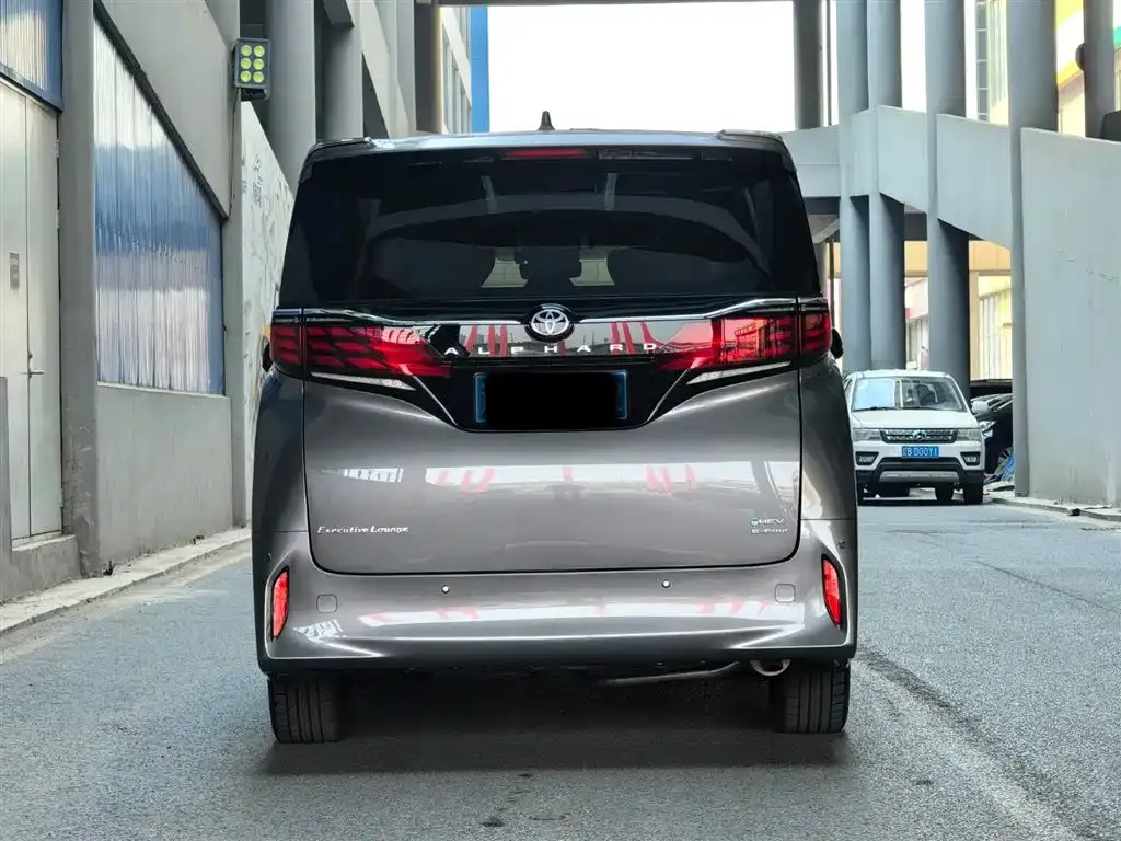 Toyota Alphard 2026 из CN, фото 3