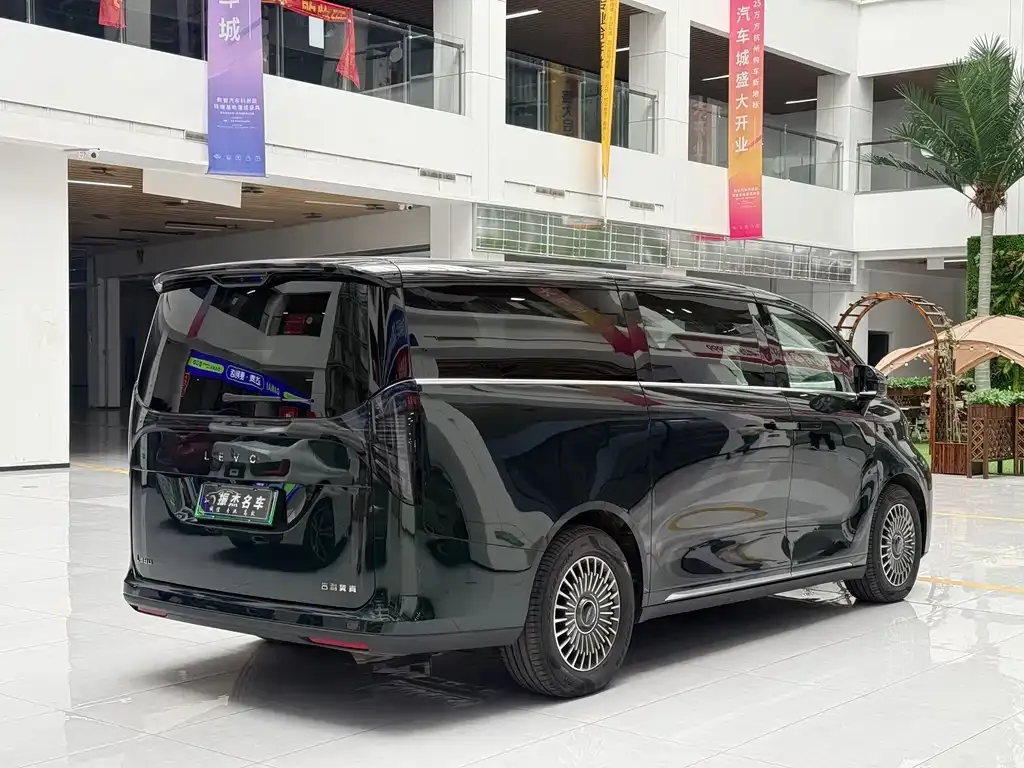 Geely Yizhen L380 2025 из CN, фото 8