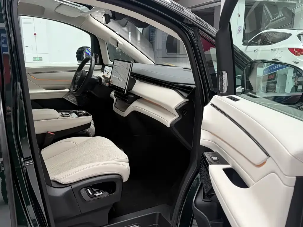 Geely Yizhen L380 2025 из CN, фото 3