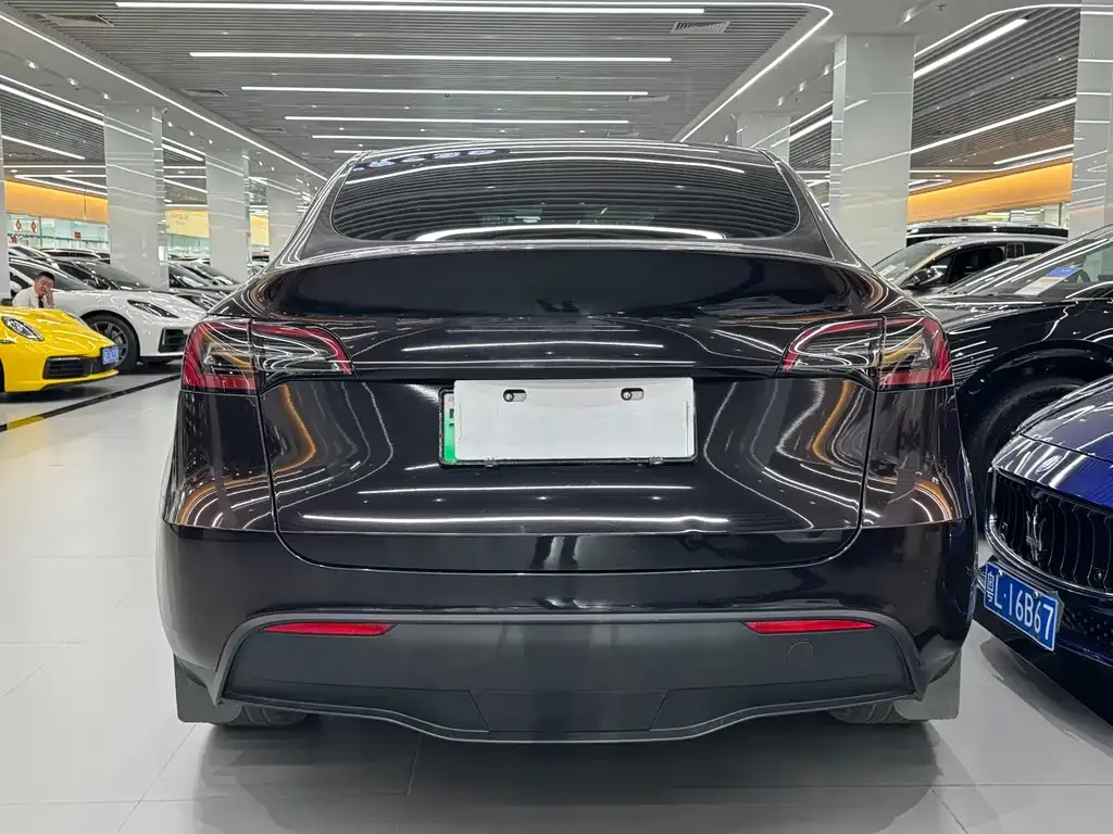Tesla Model Y — фото 7
