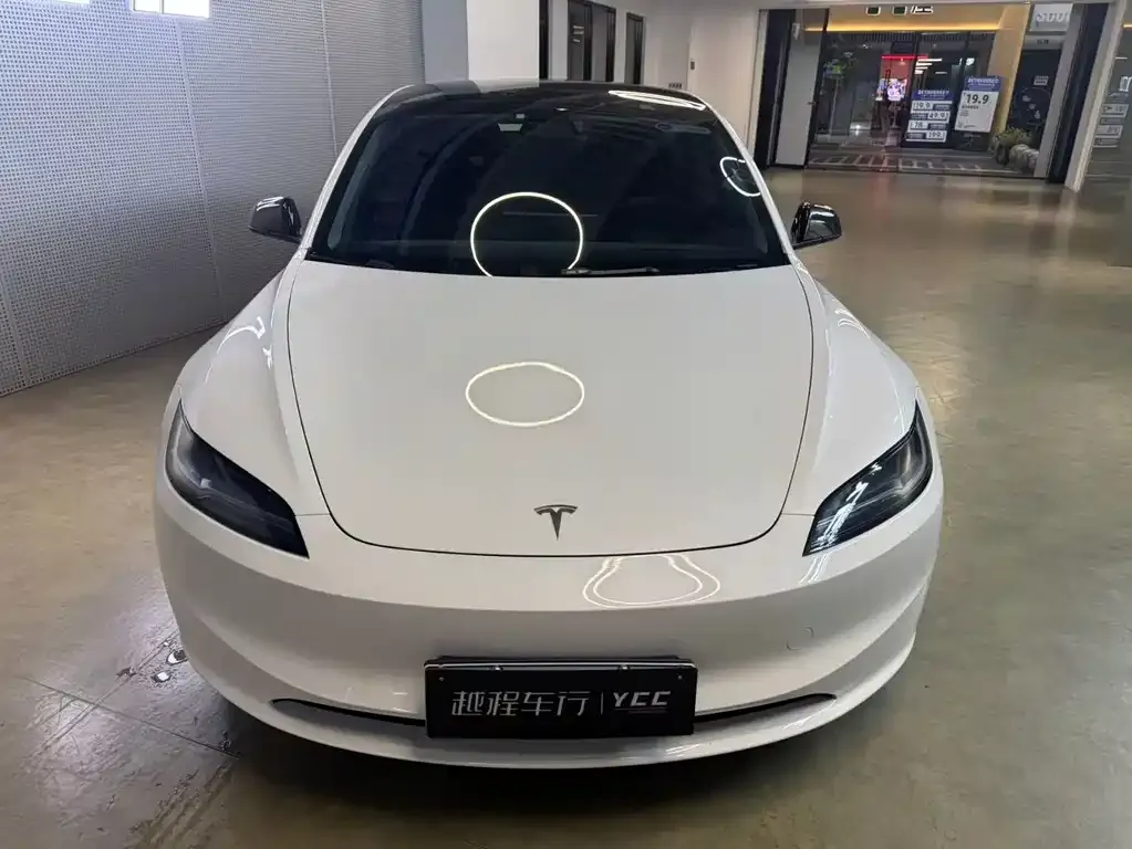 Tesla Model 3 — фото 8