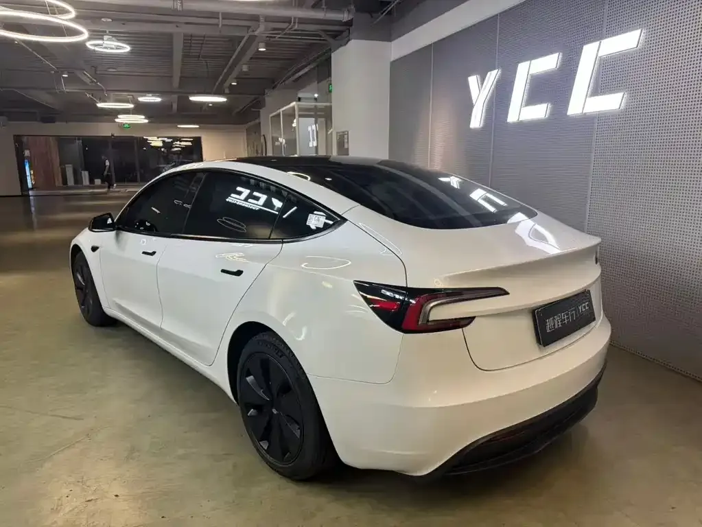Tesla Model 3 — фото 6