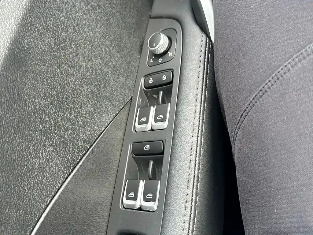 Geely Binyue — фото 10