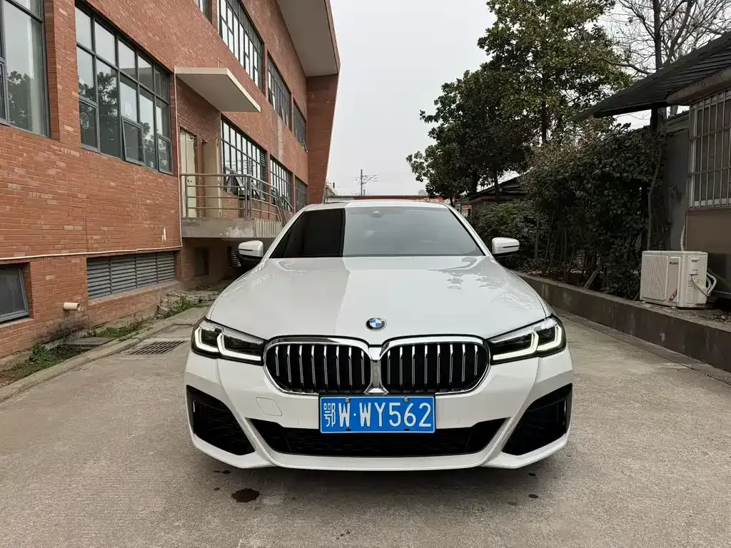 BMW 5 Series — фото 2
