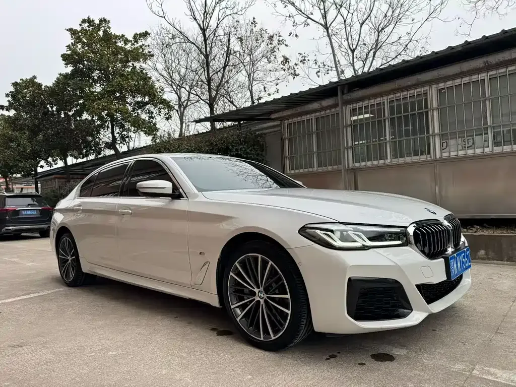 BMW 5 Series — фото 4