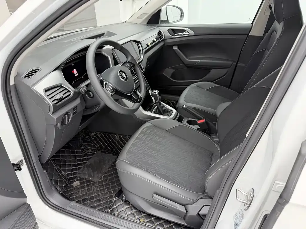 Volkswagen T-Cross — фото 10