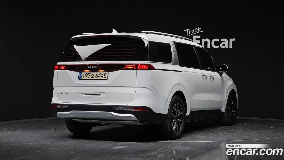 Kia Carnival — фото 4