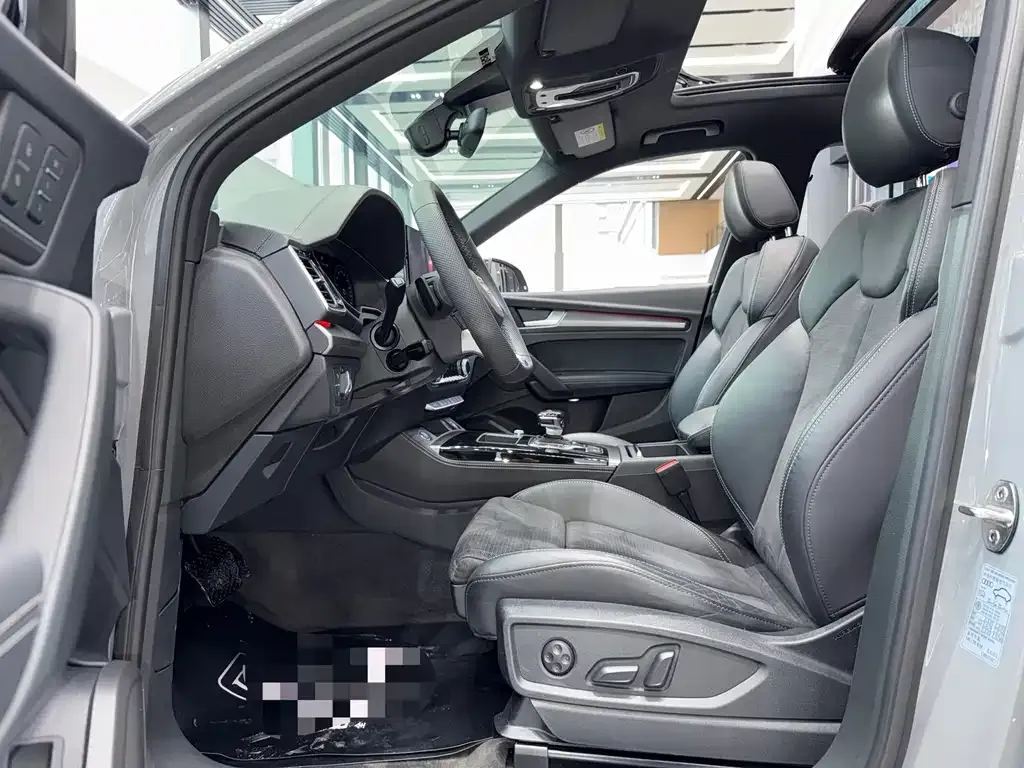 Audi Q5L Sportback — фото 4