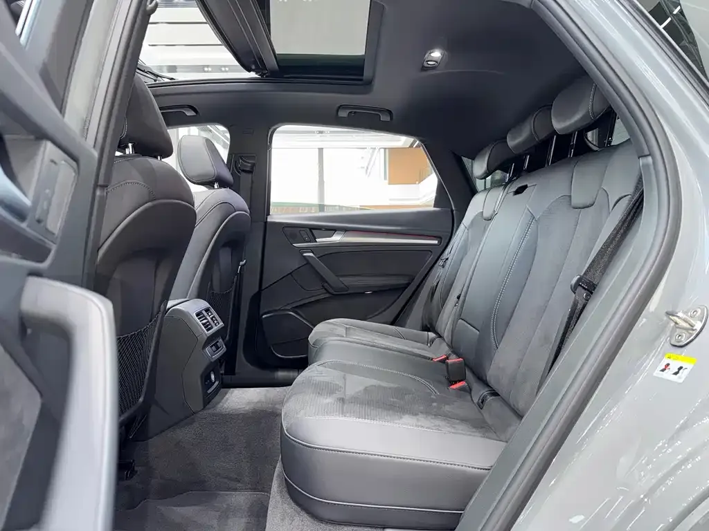 Audi Q5L Sportback — фото 8