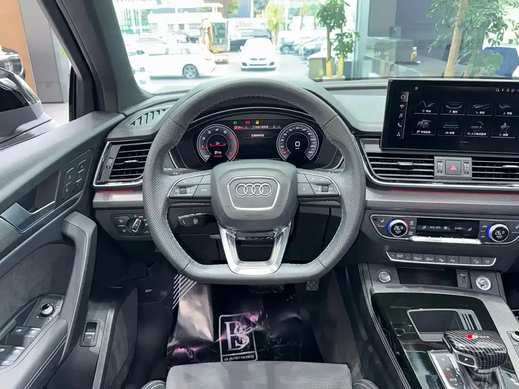 Audi Q5L Sportback — фото 3