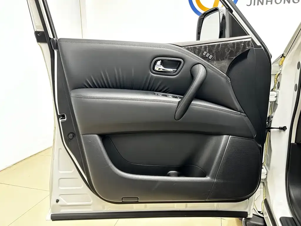 Nissan Patrol 2023 из CN, фото 3
