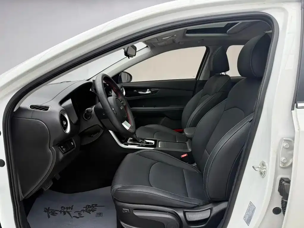 Kia K3 — фото 8