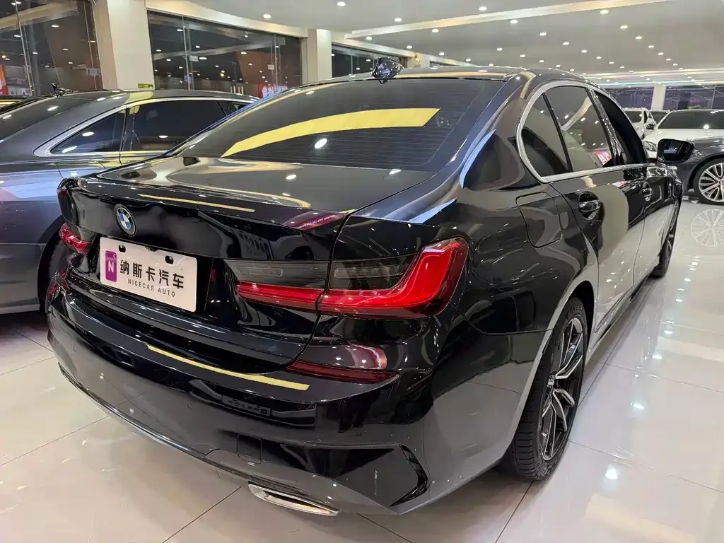BMW 3 Series 2021 из CN, фото 3