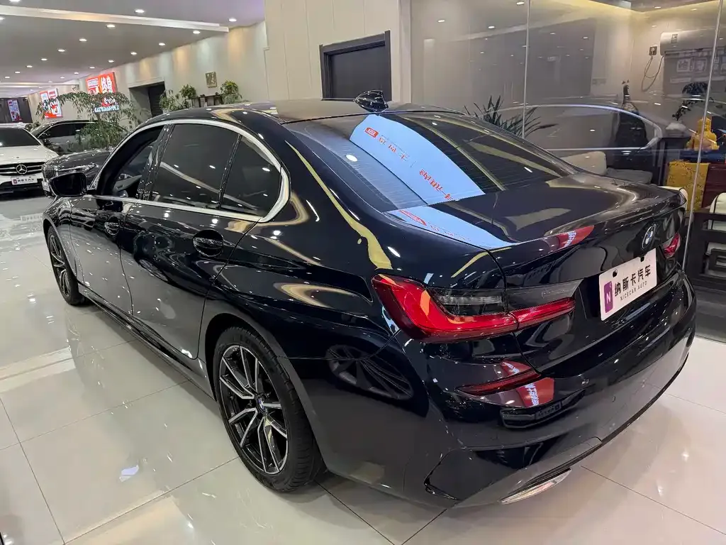 BMW 3 Series 2021 из CN, фото 2