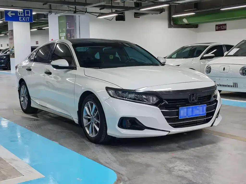 Honda Accord — фото 8