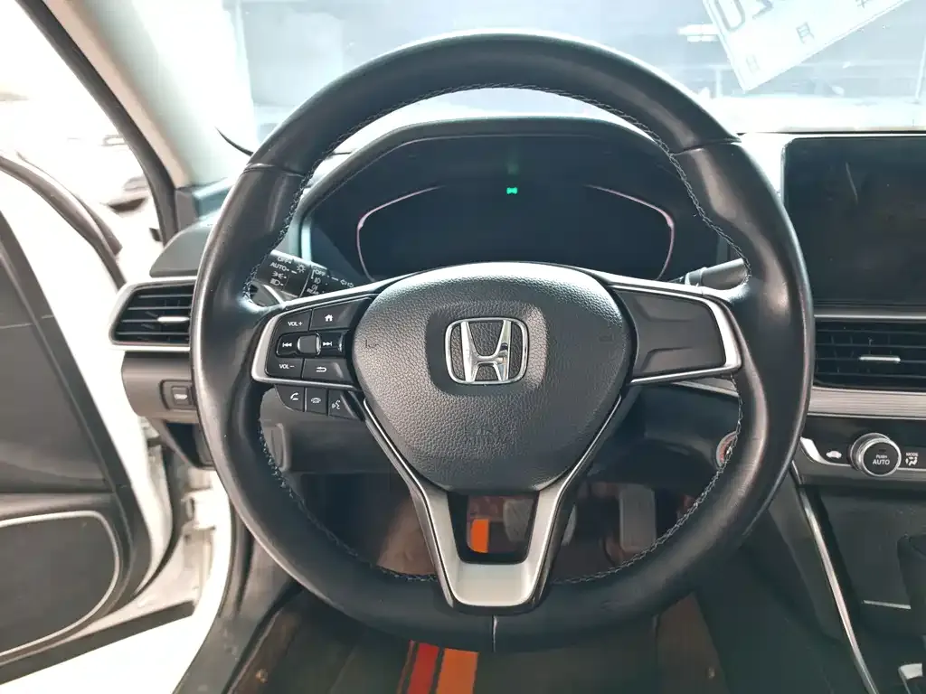 Honda Accord — фото 9