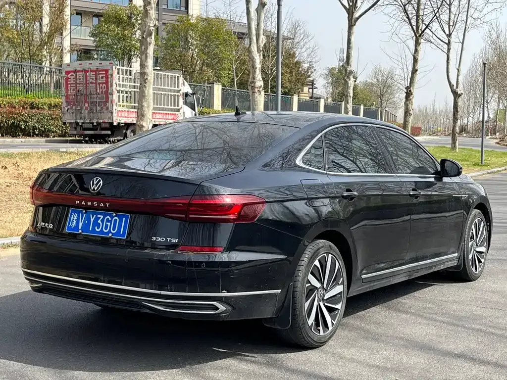 Volkswagen Passat — фото 7