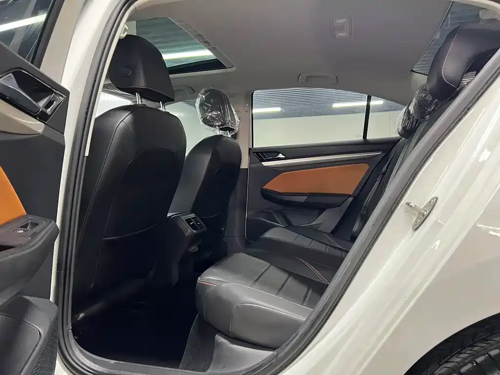 Volkswagen Bora 2024 из CN, фото 3