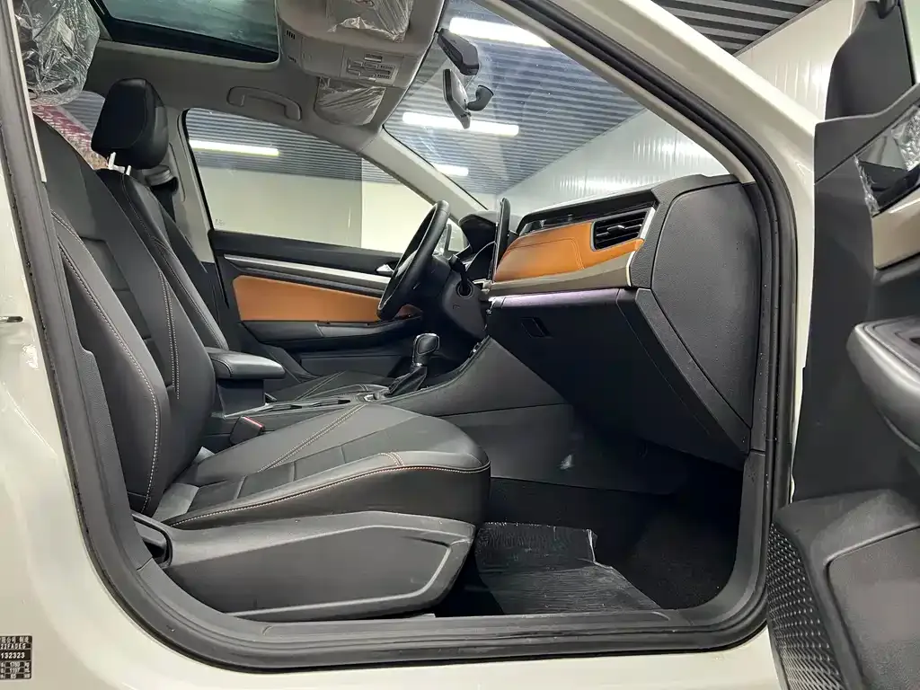 Volkswagen Bora 2024 из CN, фото 9
