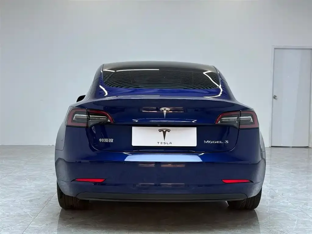Tesla Model 3 — фото 4