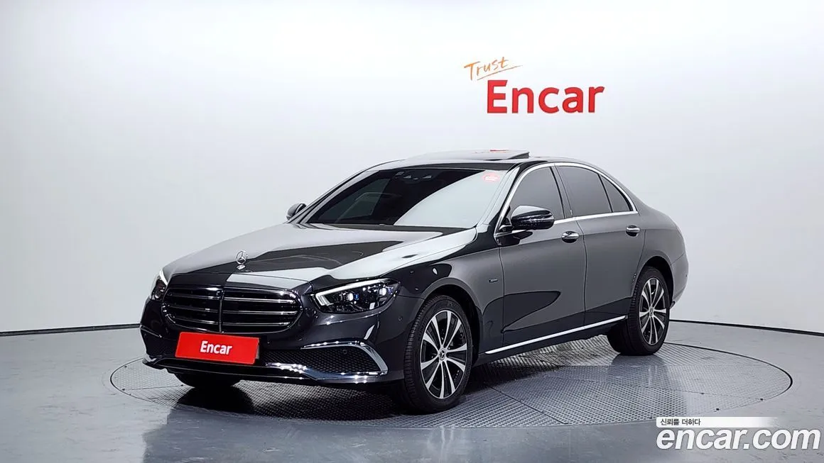 Mercedes-Benz E-Class E300e 4MATIC Exclusive