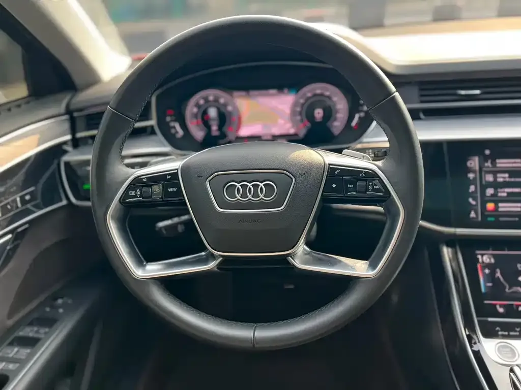 Audi A8 — фото 5