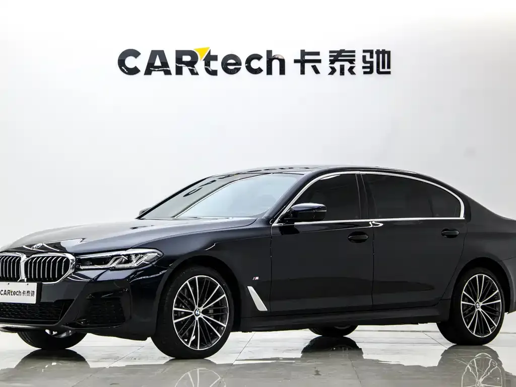 BMW 5 Series — фото 1