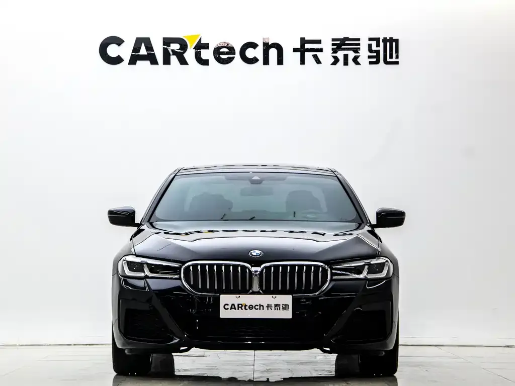 BMW 5 Series — фото 7