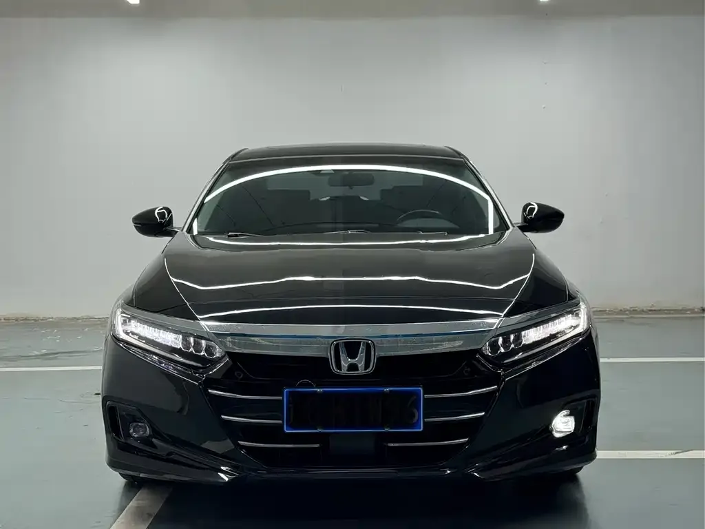Honda Accord — фото 1