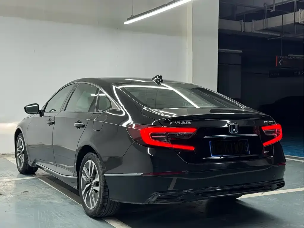 Honda Accord — фото 4