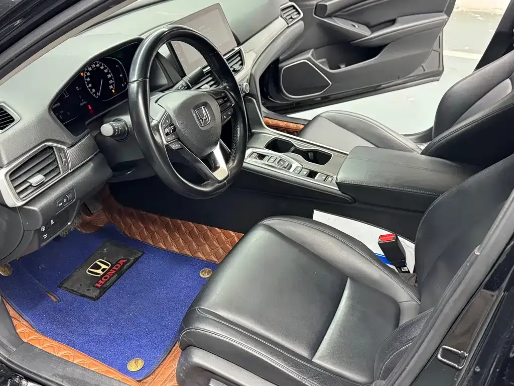 Honda Accord — фото 10