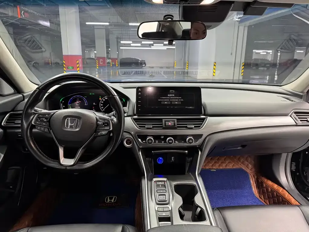 Honda Accord — фото 9