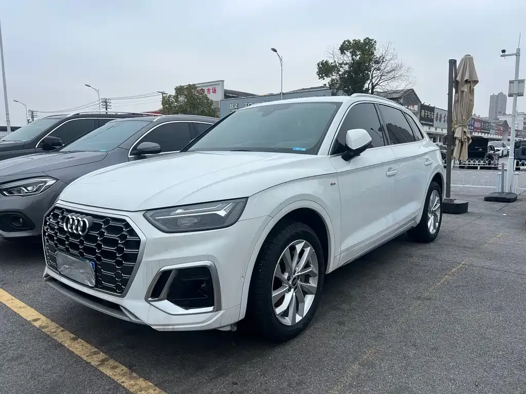 Audi Q5L 2022 из CN, фото 1