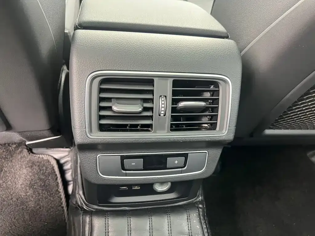 Audi Q5L 2022 из CN, фото 10