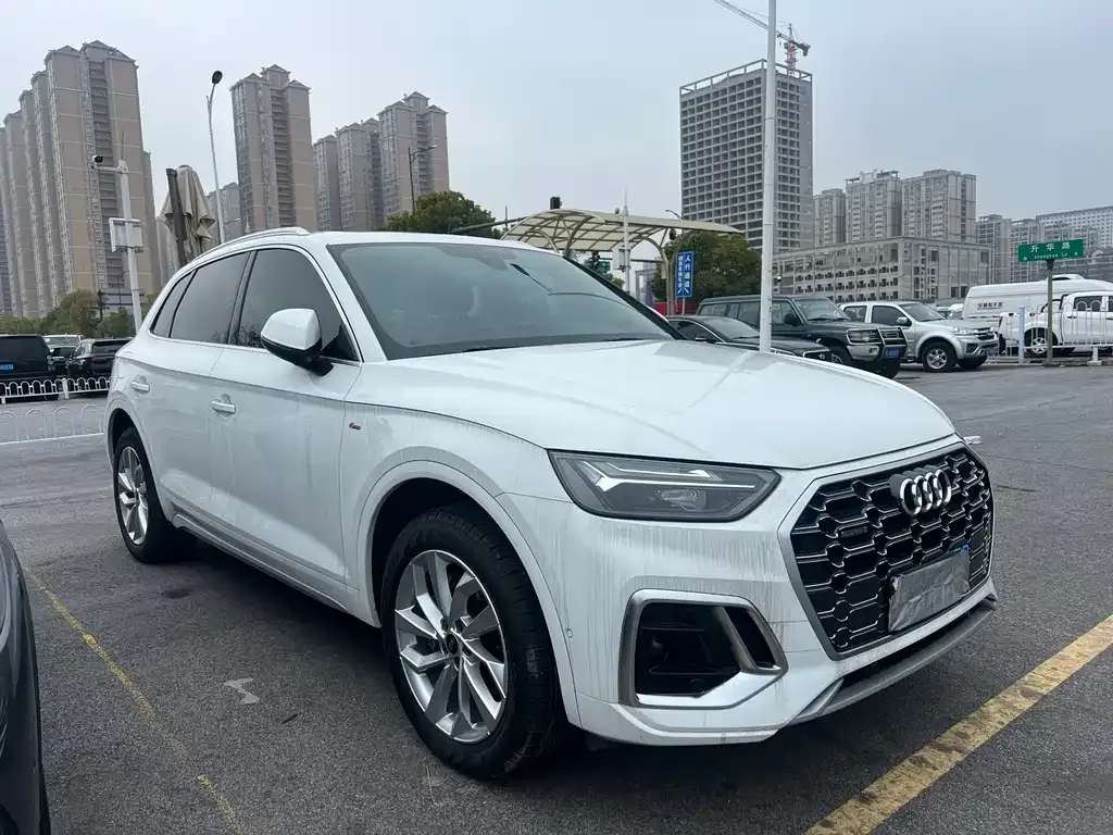 Audi Q5L 2022 из CN, фото 3