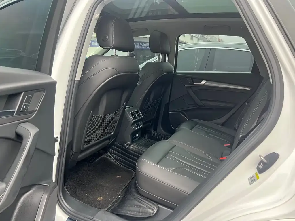 Audi Q5L 2022 из CN, фото 4
