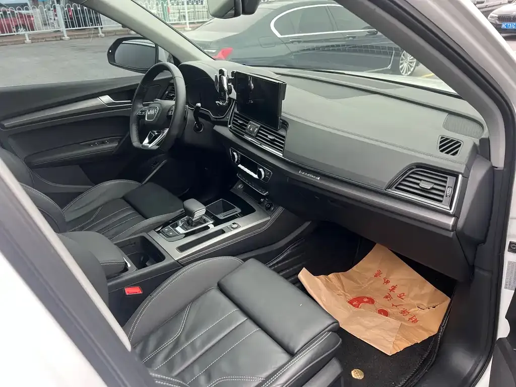 Audi Q5L 2022 из CN, фото 2