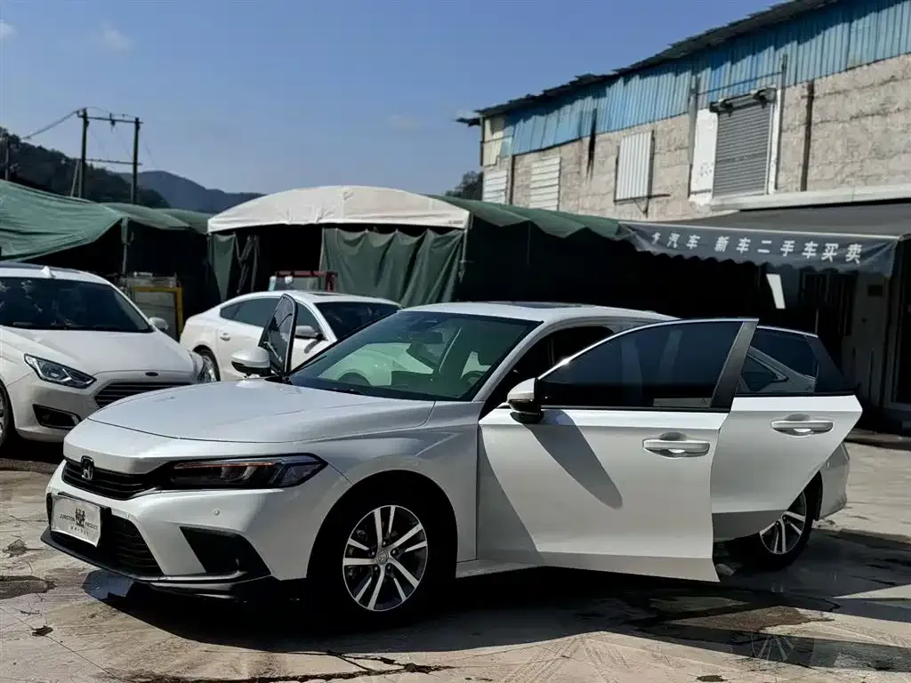 Honda Civic — фото 1