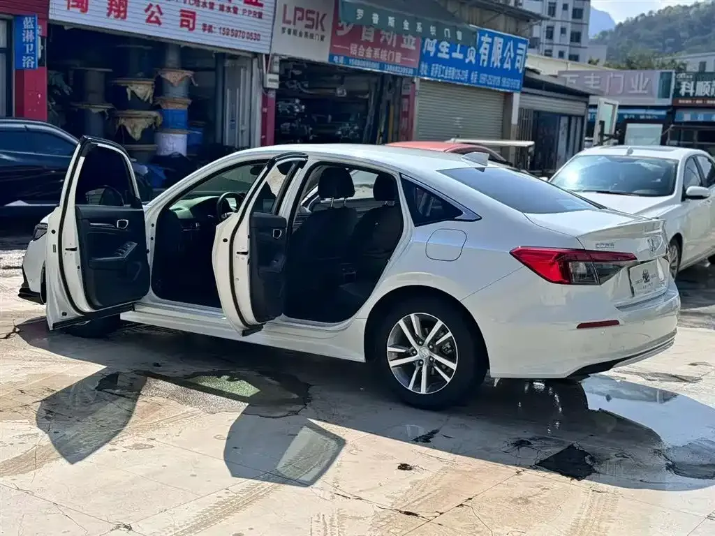 Honda Civic — фото 8