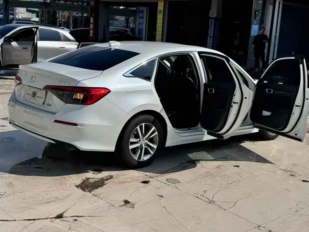 Honda Civic — фото 4